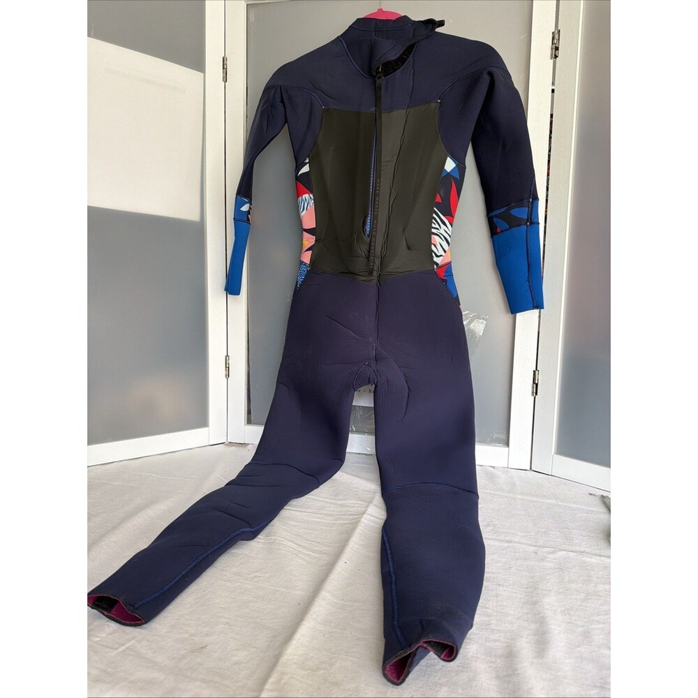 Roxy Kids/Girls Aqua Q Wet suit size 14